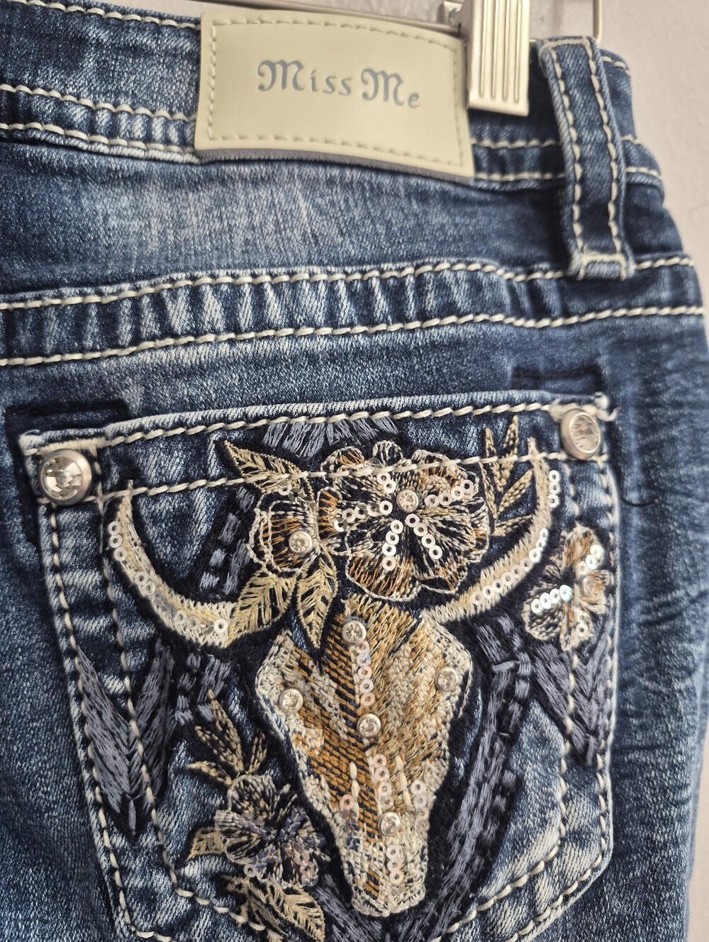 Miss Me NWOT Longhorn Embroidered Denim Jeans Size 24
